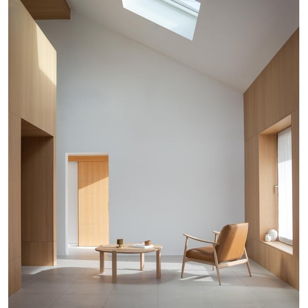 Okrúhly konferenčný stolík z dubového dreva v prírodnej farbe ø 100 cm Kulin – Gazzda-image-3