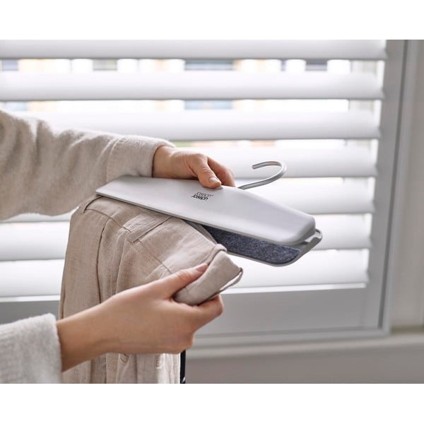 Plastové vešiaky v súprave 2 ks na nohavice Orderly – Joseph Joseph-image-3