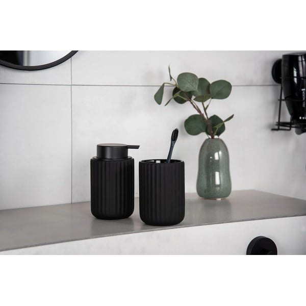 Matne čierna keramická súprava doplnkov do kúpeľne Belluno – Wenko-image-1
