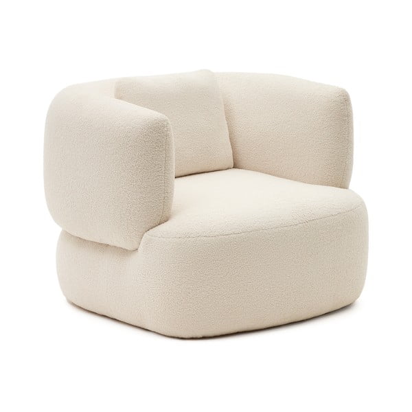 Krémové kreslo z textílie buklé Martina – Kave Home