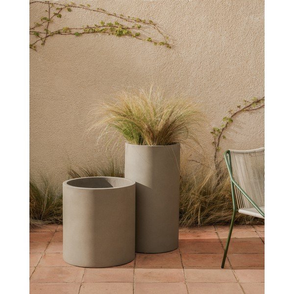 Betónový obal na kvetináč ø 42 cm Aiguablava – Kave Home-image-1
