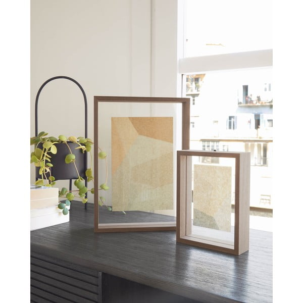 Stojací rámček v prírodnej farbe 22,5x31,5 cm Flavina – Kave Home-image-1