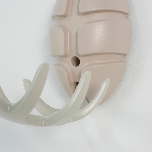Béžový nástenný plastový háčik Bug – Spinder Design-image-4