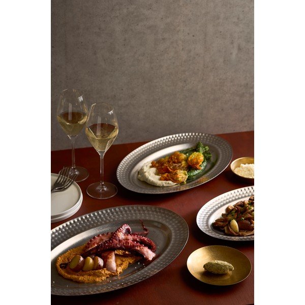 Servírovacia tácka z nehrdzavejúcej ocele 26,5x41 cm Serve – BonBistro-image-2