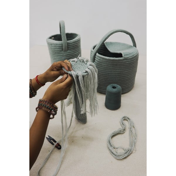 Látkový detský kôš na hračky šalviovozelený 51x26x38 cm Water Can – Lorena Canals-image-3