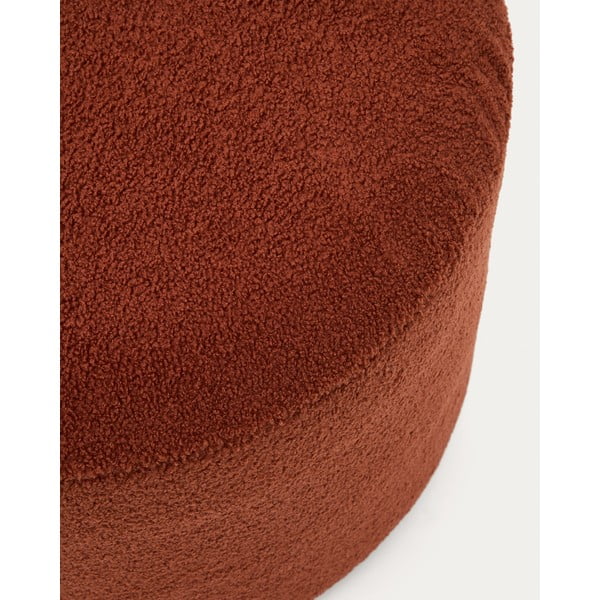 Taburet v terakotovej farbe z textílie buklé Kaeli – Kave Home-image-2