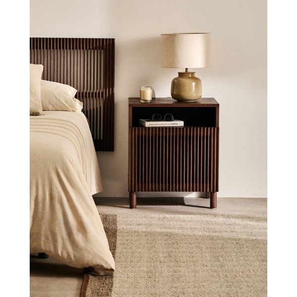 Tmavohnedý nočný stolík v dekore orecha s poličkami Beyla – Kave Home-image-1