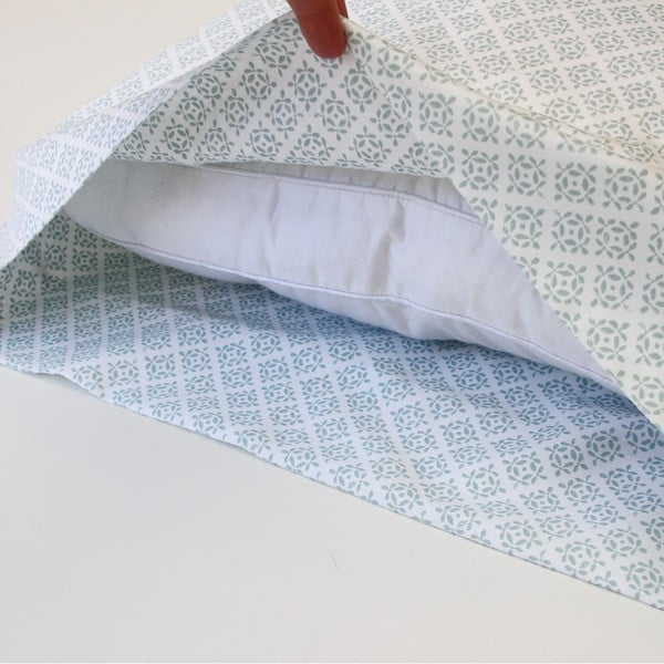 Súprava 2 čiernych obliečok na vankúš Happy Friday Basic, 50 x 80 cm-image-1