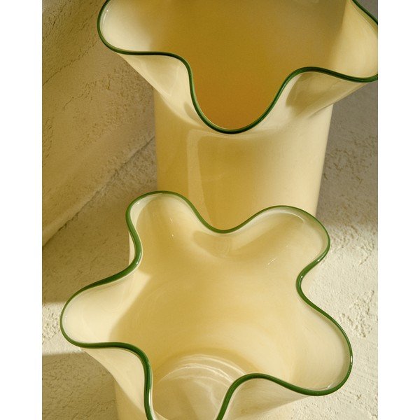 Žltá sklenená váza (výška  19,5 cm) Endasi – Kave Home-image-2