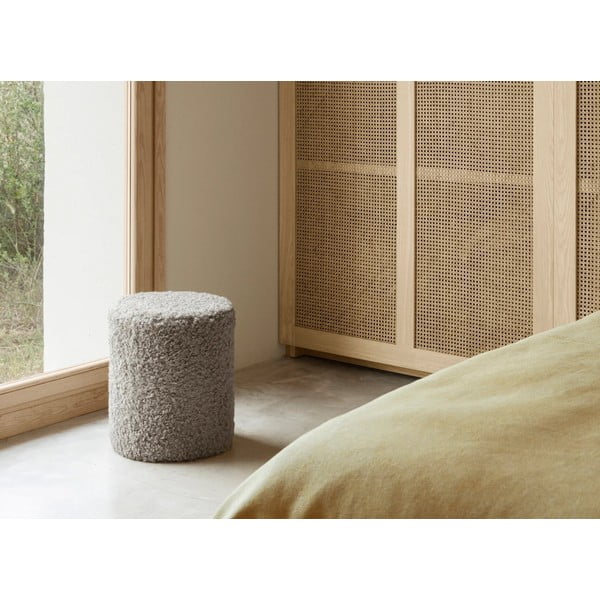 Sivý taburet z textílie buklé Teddy – Blomus-image-1