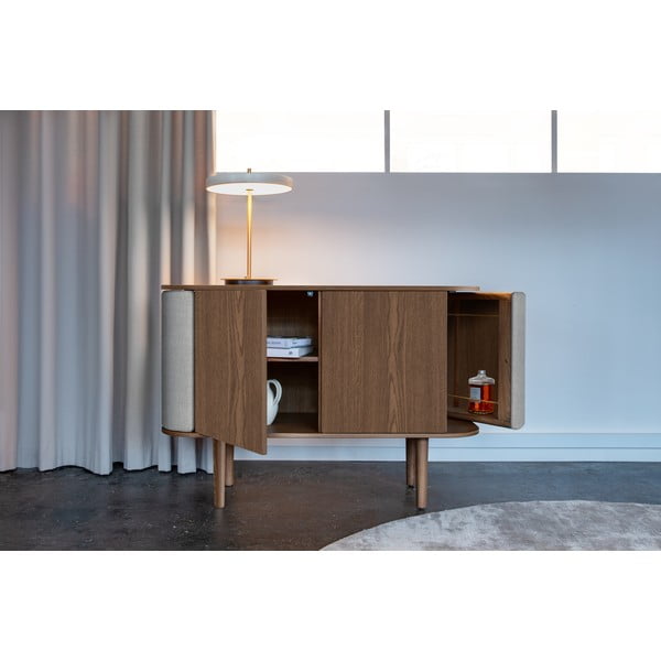 Sivo-hnedá nízka komoda v dekore duba 109x75 cm Treasures – UMAGE-image-1