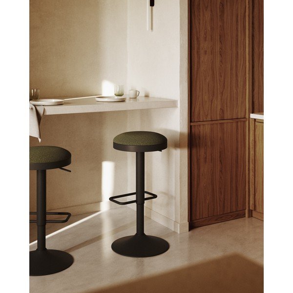 Tmavozelené čalúnené barové stoličky v súprave s nastaviteľnou výškou 2 ks (výška sedadla 53,5 cm) Zaib – Kave Home-image-1