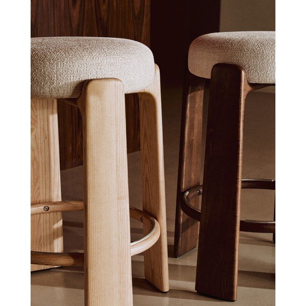 Béžová/v svetlo prírodnej farbe barová stolička z jaseňového dreva (výška sedadla 65 cm) Granite – Kave Home-image-4