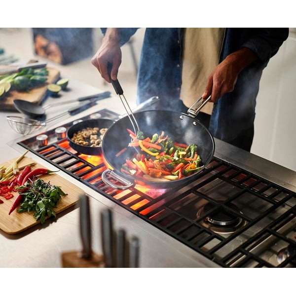 Wok panvica s keramickým povrchom ø 32 cm Space – Joseph Joseph-image-1