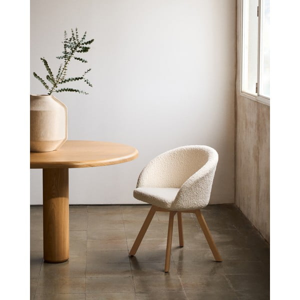 Krémovobiele čalúnené jedálenské kreslo Marvin – Kave Home-image-1