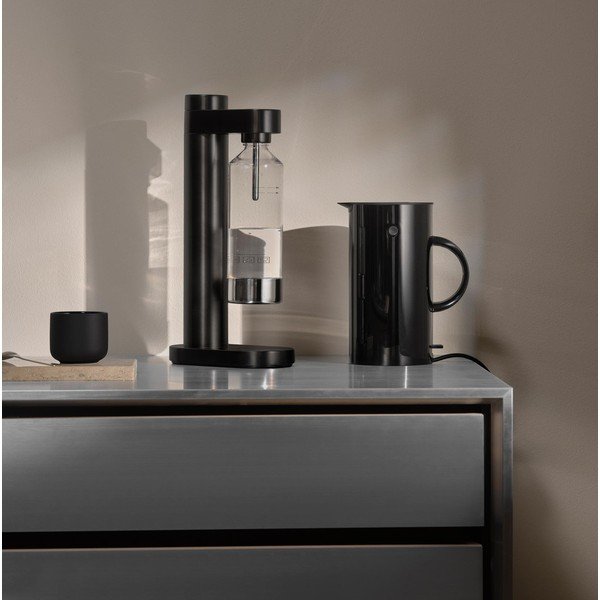 Čierna plastová rýchlovarná kanvica 1,5 l EM77 – Stelton-image-1