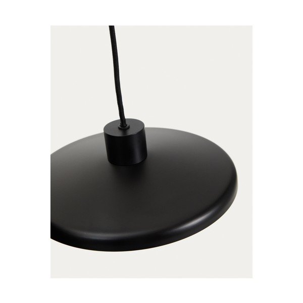 Čierne závesné svietidlo s kovovým tienidlom Nuvira – Kave Home-image-3