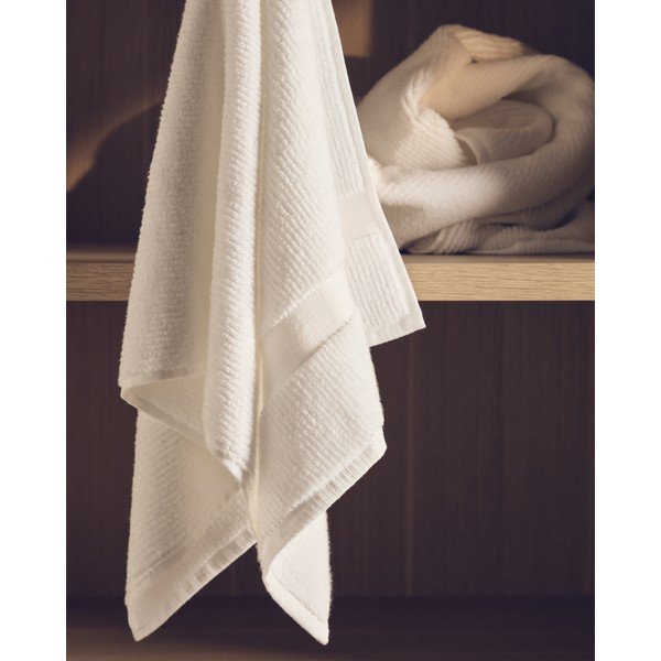 Biela froté bavlnená osuška 70x140 cm Olvira – Kave Home-image-4