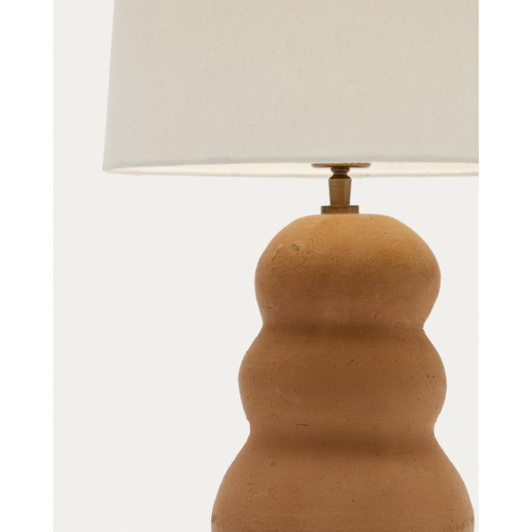 Kamenná stolová lampa v prírodnej farbe s textilným tienidlom (výška  55 cm) Madsen – Kave Home-image-3