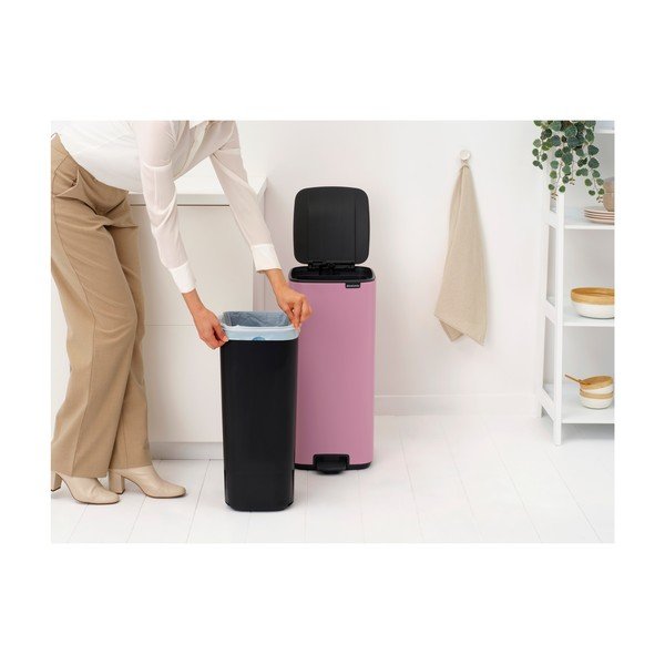 Ružový pedálový oceľový odpadkový kôš 30 l Bo – Brabantia-image-2