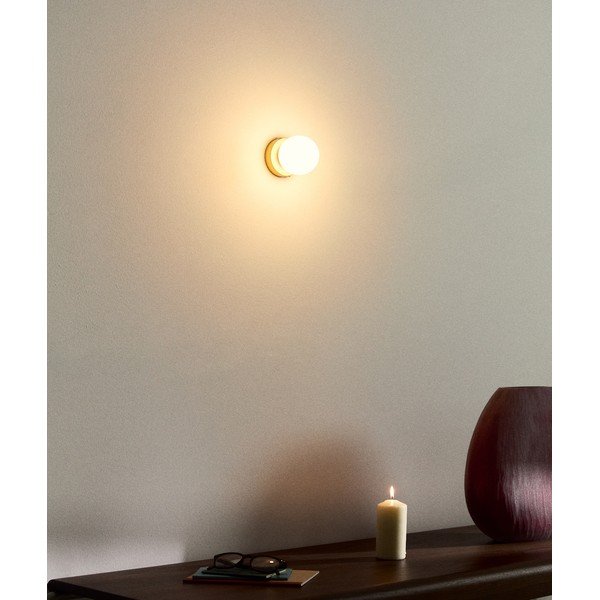 Biele/v zlatej farbe kovové nástenné svietidlo ø 8 cm Brisia – Kave Home-image-3