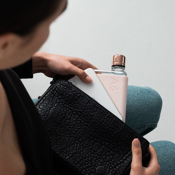 Ružové silikonové puzdro na ploskú fľašu Memobottle A6 Sleeve-image-3