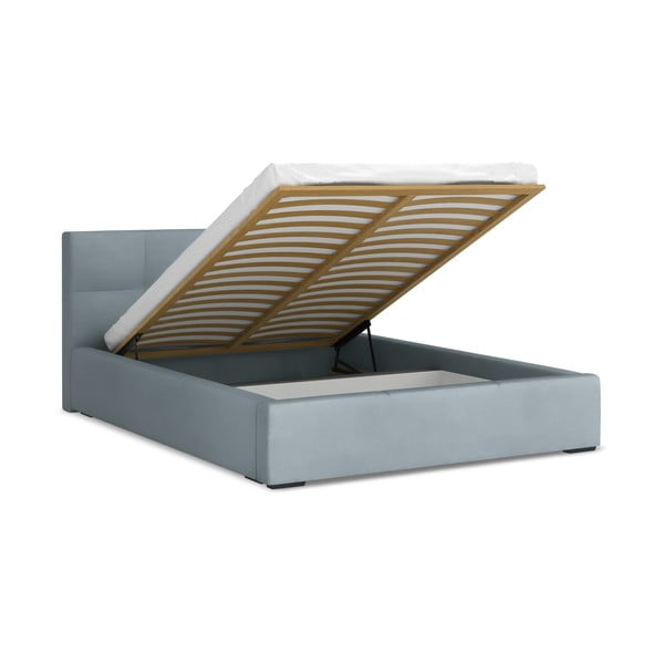 Svetlomodrá zamatová čalúnená dvojlôžková posteľ s úložným priestorom s roštom 140x200 cm Hiko – Makamii-image-1
