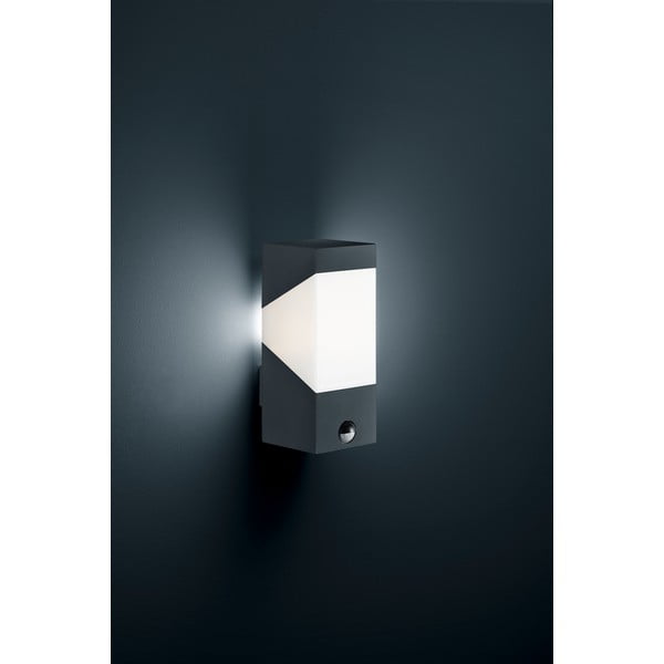 Sivé vonkajšie nástenné svetlo s pohybovým snímačom Trio Rio, výška 24,3 cm
