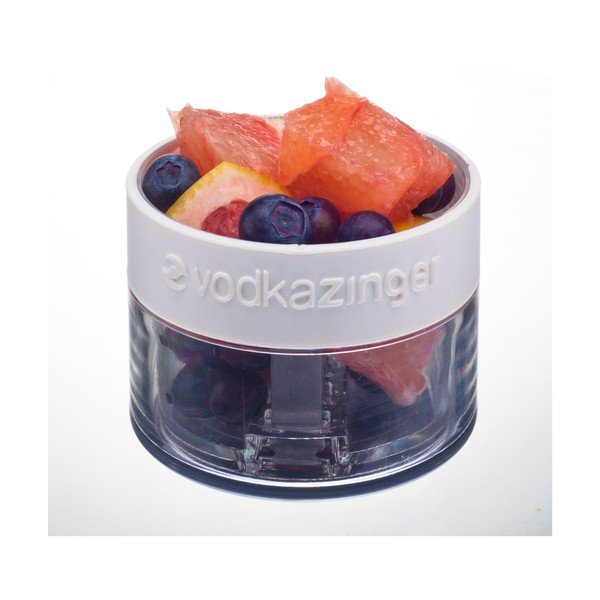 Vodkazinger,fľaša na vodku a ovocie-image-3