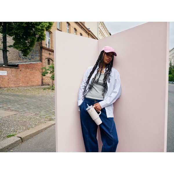 Krémovobiela termoska so slamkou z nehrdzavejúcej ocele 890 ml Quencher H2.O FlowState™ Tumbler Cream 2.0 – Stanley-image-1