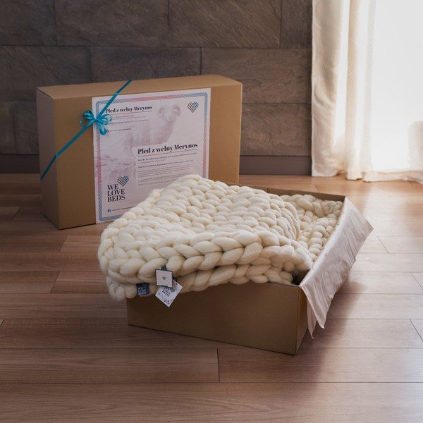 Krémovobiely ručne pletený pléd z merino vlny WeLoveBeds, 180 × 140 cm-image-1