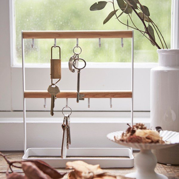 Biely vešiak na kľúče s detailom z bukového dreva YAMAZAKI Tosca-image-1