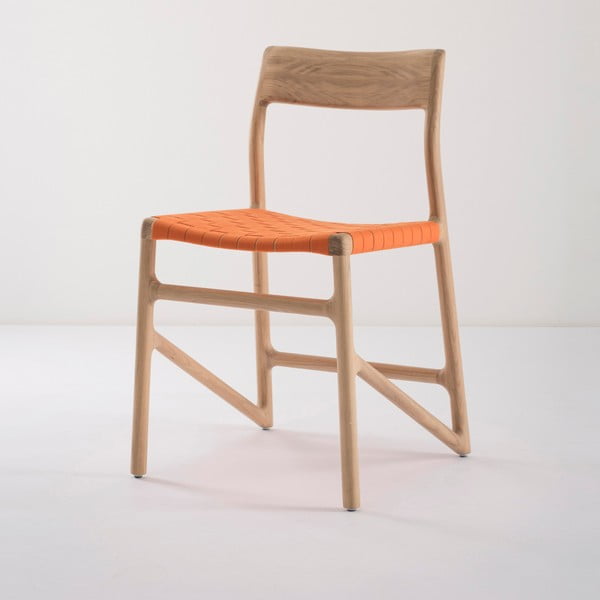 Jedálenská stolička z masívneho dubového dreva s oranžovým sedadlom Gazzda Fawn