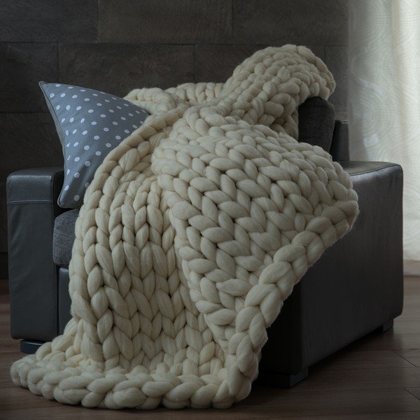 Krémovobiely ručne pletený pléd z merino vlny WeLoveBeds, 180 × 140 cm-image-2