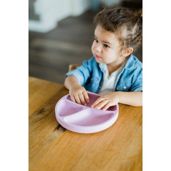 Svetloružový silikónový detský tanier 19x20,5 cm – Kindsgut-image-1