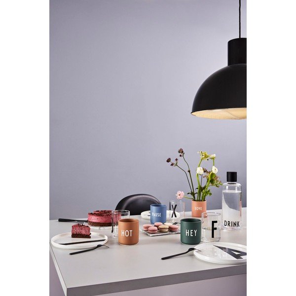 Tmavozelený porcelánový hrnček 300 ml Hey – Design Letters-image-3