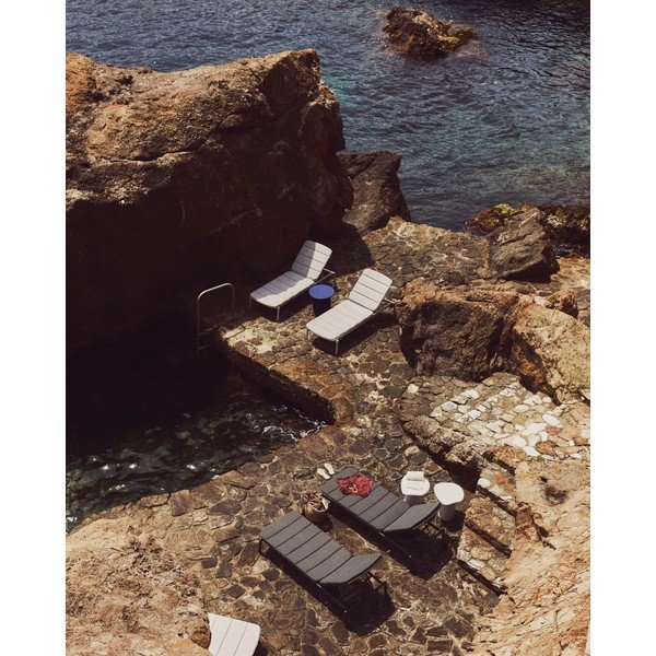 Čierne kovové záhradné ležadlo Marcona – Kave Home-image-4