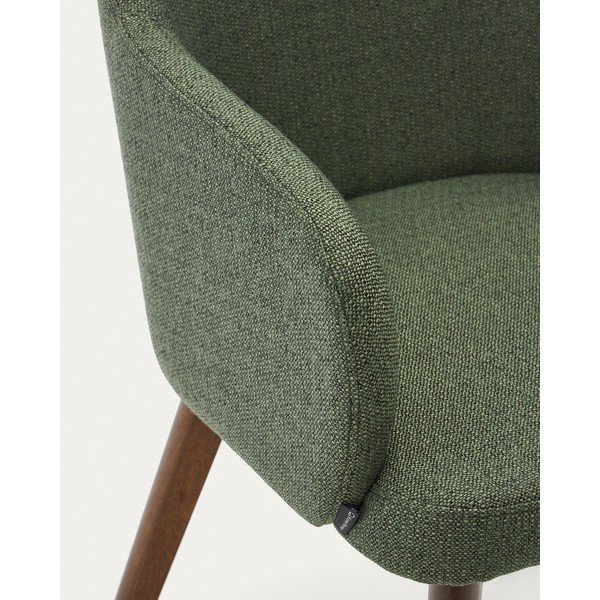 Tmavozelené čalúnené jedálenské kreslo s podrúčkami Nelida – Kave Home-image-3