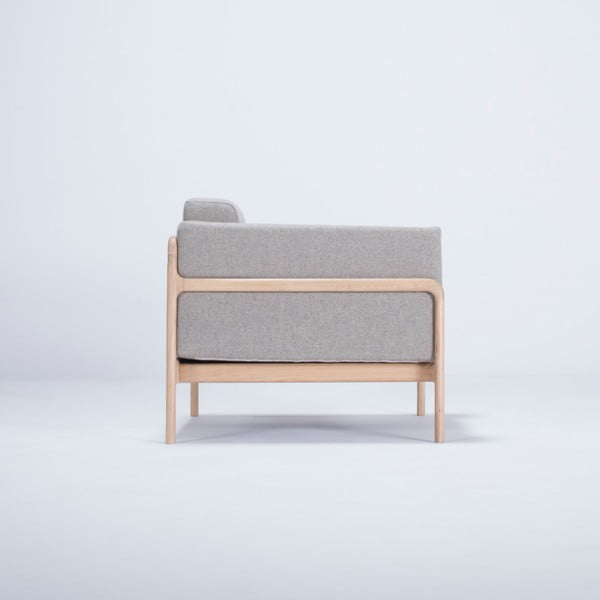 Kreslo s konštrukciou z dubového dreva so sivým textilným sedadlom Gazzda Fawn-image-4