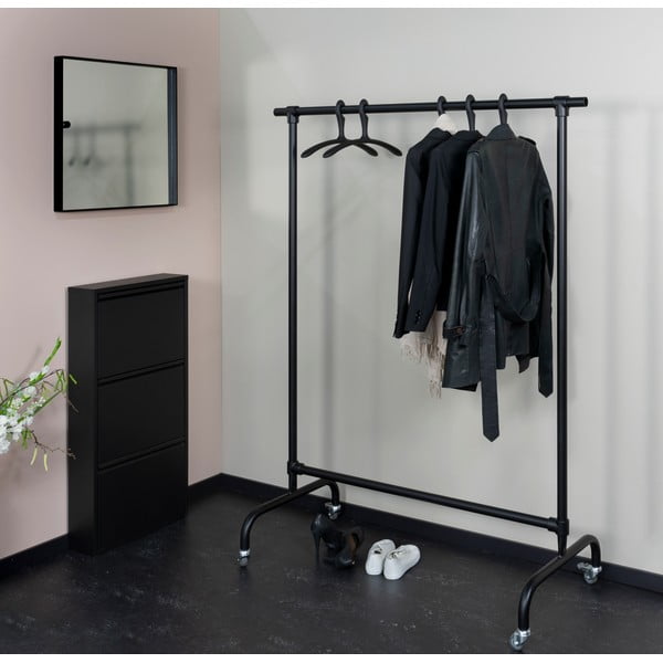 Čierny kovový pojazdný stojan na oblečenie Luuk – Spinder Design-image-1