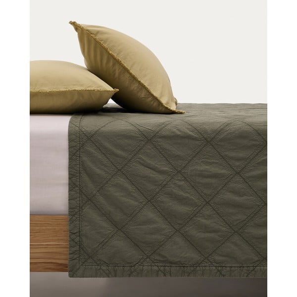Zelený bavlnený prešívaný pléd 180x260 cm Serla – Kave Home