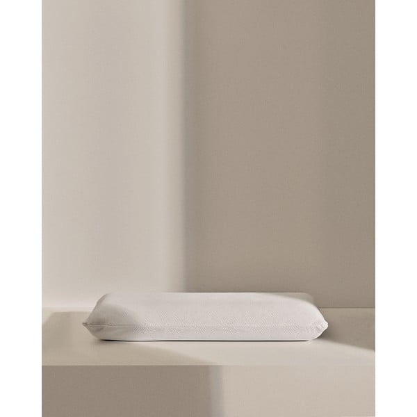 Anatomický vankúš s výplňou z pamäťovej peny 33x70 cm Sasa – Kave Home-image-1