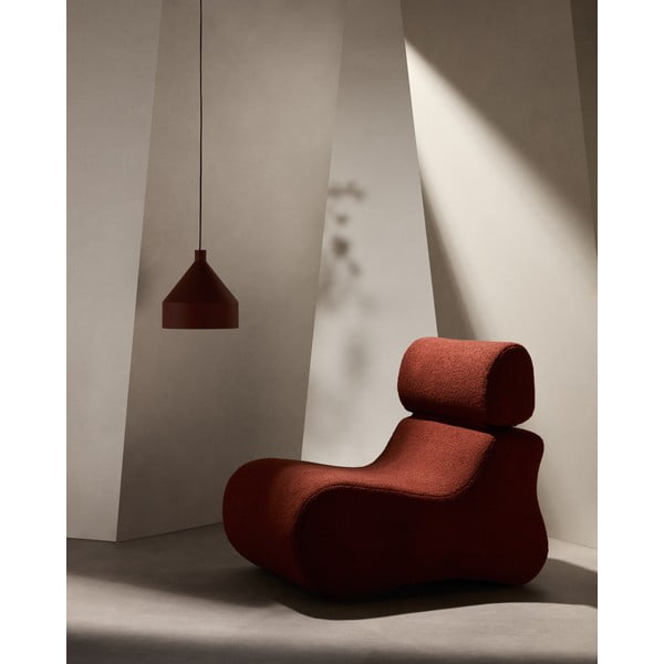 Kreslo v terakotovej farbe z textílie buklé Club – Kave Home-image-1