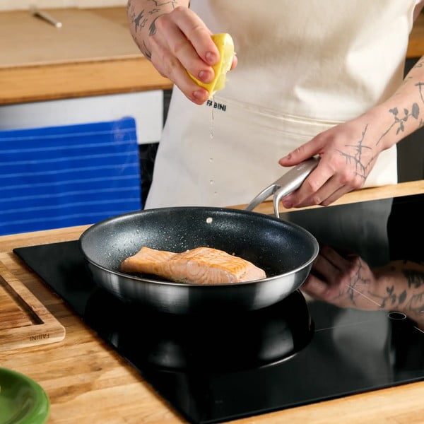 Antikoro panvica s nepriľnavým povrchom ø 26 cm Lucca 3.0 – FABINI-image-1