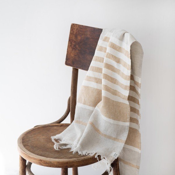 Béžová ľanová plážová osuška 85x140 cm Allure Stripe – Linen Tales