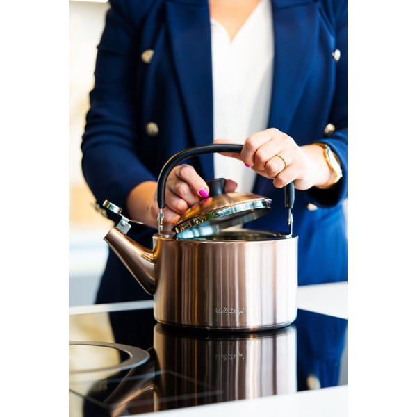 Varná kanvica z nehrdzavejúcej ocele v medenej farbe 1,5 l Diamante – Vialli Design-image-2