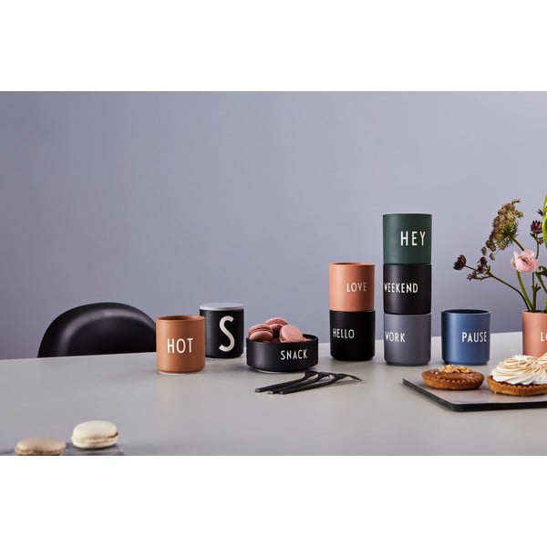 Čierny porcelánový hrnček 300 ml Weekend – Design Letters-image-2