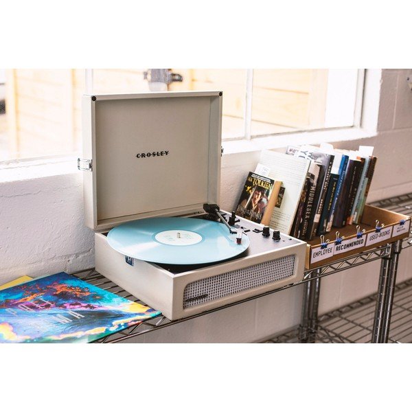Béžový gramofón Crosley Voyager Dune-image-1