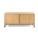 TV stolík v dekore duba v prírodnej farbe 112x51x42 cm Taiana – Kave Home