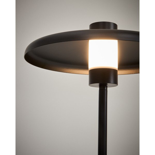 Čierna stojacia lampa s kovovým tienidlom (výška  130 cm) Nuvira – Kave Home-image-4
